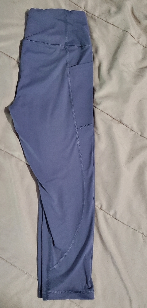 VS Knockout Capri Leggings in grey